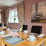 Caravogue House 4*