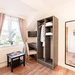 Caravogue House 4* Trim