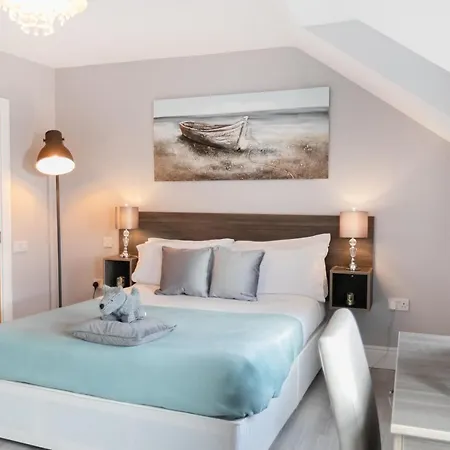 Caravogue House Trim