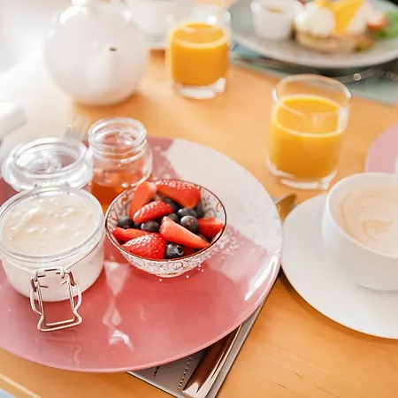 Caravogue House 4* تريم