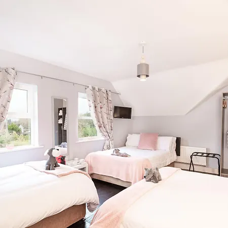 Caravogue House 4*