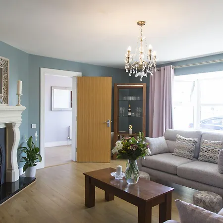 Caravogue House 4*
