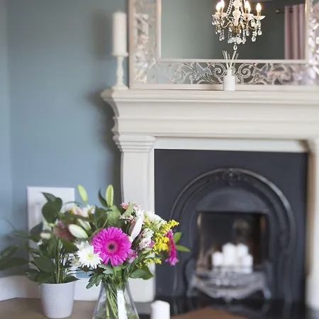 Caravogue House 4* Trim