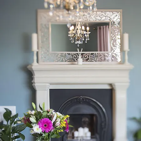 Caravogue House Gasthuis Trim