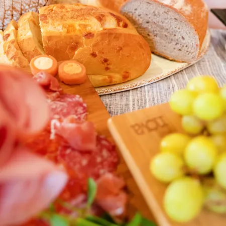 Gasthuis Caravogue House Trim