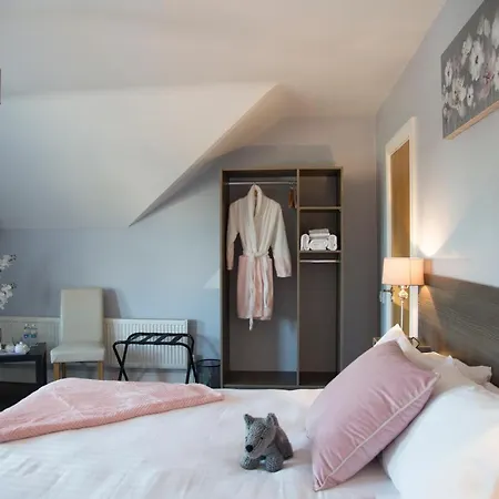 Gasthuis Caravogue House Trim