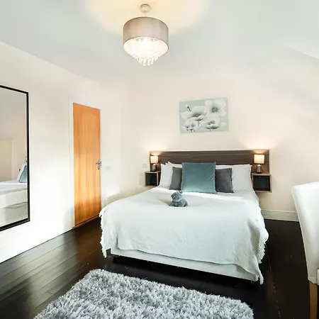 Caravogue House 4* Trim