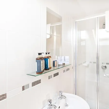 Caravogue House 4* Trim