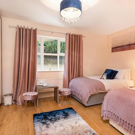 Caravogue House 4* Trim