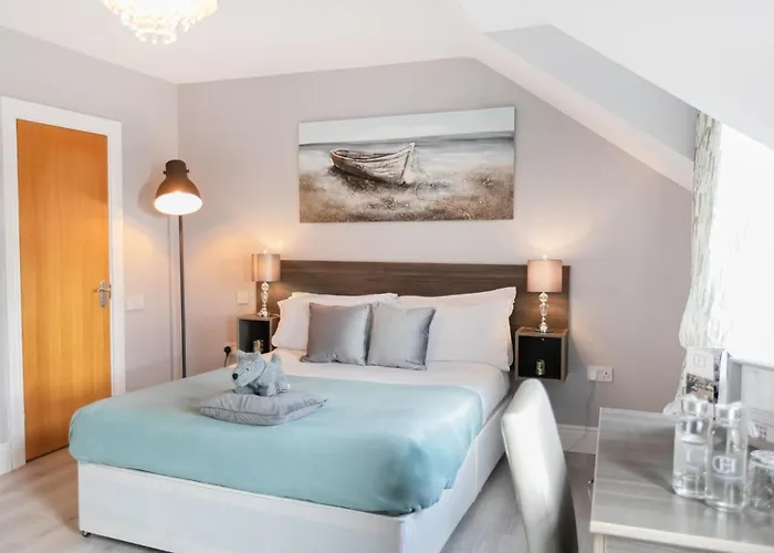 Caravogue House Трим