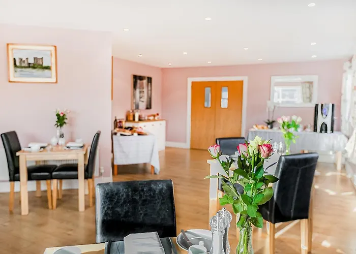 Caravogue House Трим