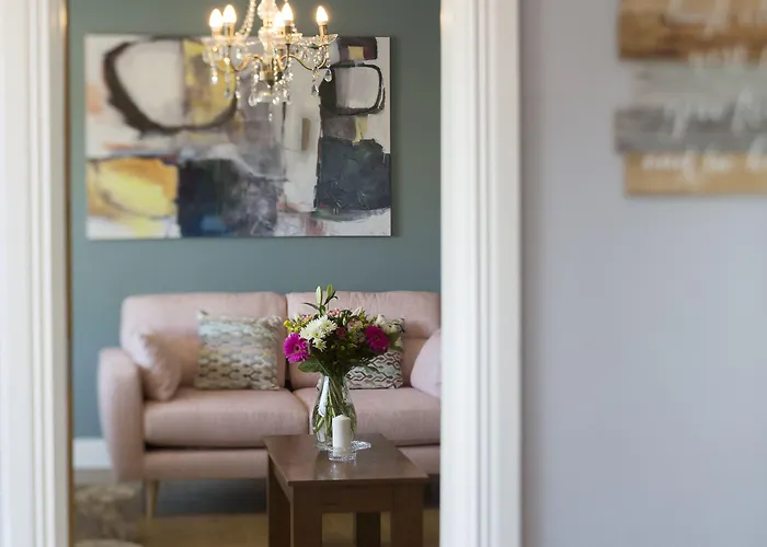 Caravogue House Трим