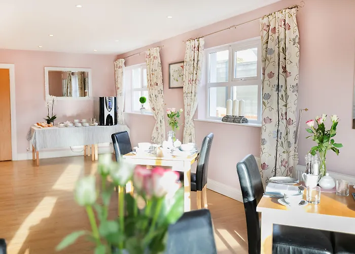 Caravogue House 4* Трим