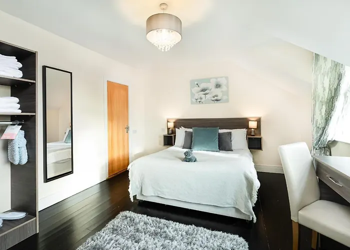 Caravogue House 4* Trim