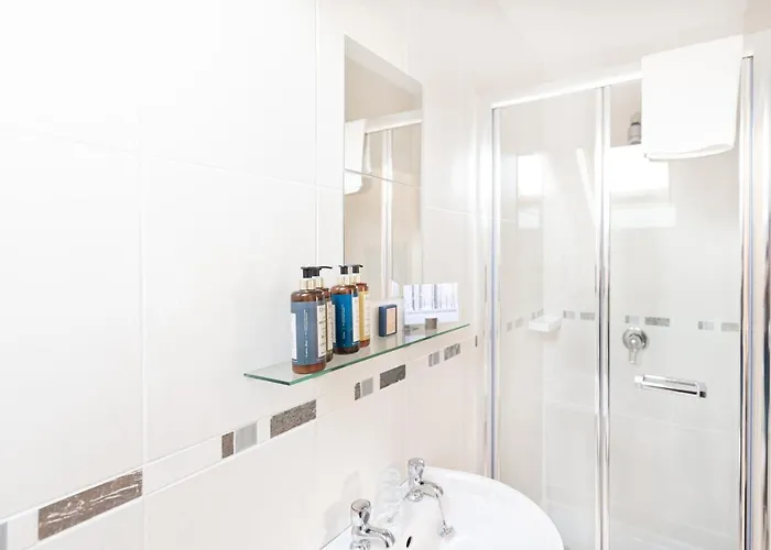 Caravogue House 4* Trim