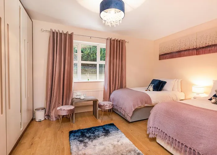 Caravogue House 4* Трим