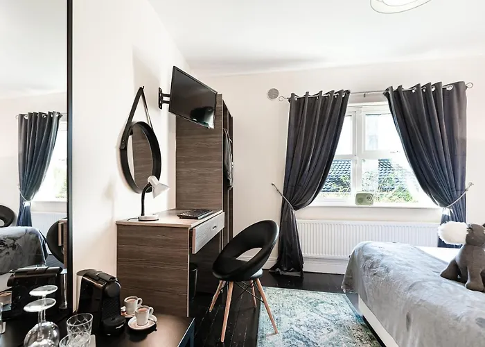 Caravogue House Трим